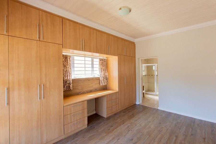 7 Bedroom Property for Sale in Middedorp Western Cape